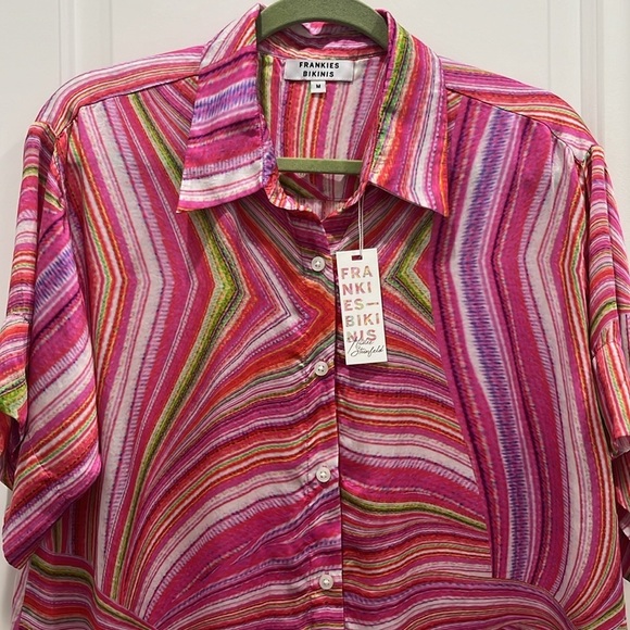NWT Frankie’s Bikinis Fifi Button Down Short Sleeve Multi Colored Blouse Sz M - Picture 3 of 9